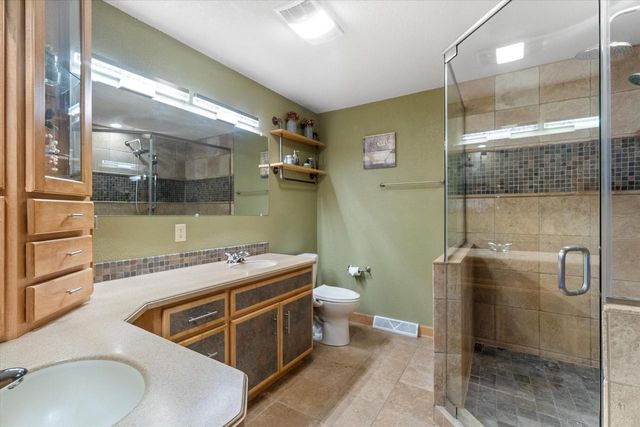 2540 S 95th STREET, West Allis, WI 53227