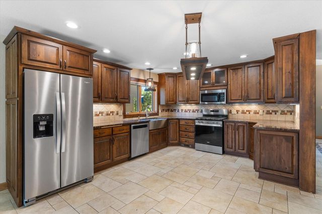 2540 S 95th STREET, West Allis, WI 53227
