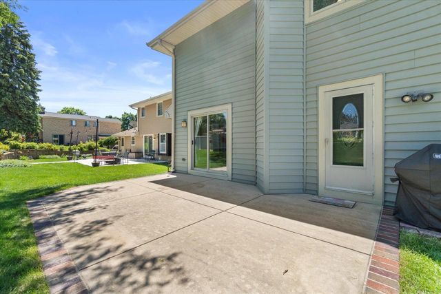 2540 S 95th STREET, West Allis, WI 53227