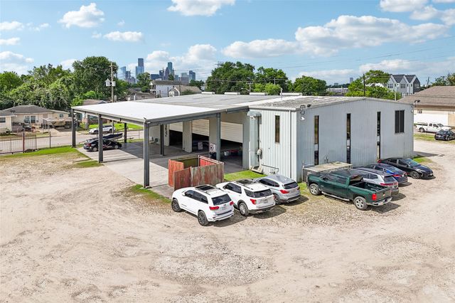3201 Maury, Houston, TX 77009