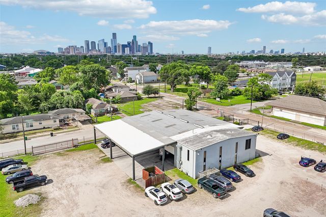 3201 Maury, Houston, TX 77009