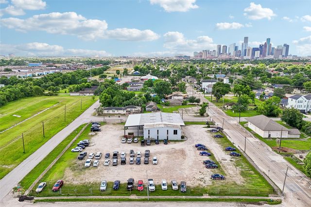 3201 Maury, Houston, TX 77009