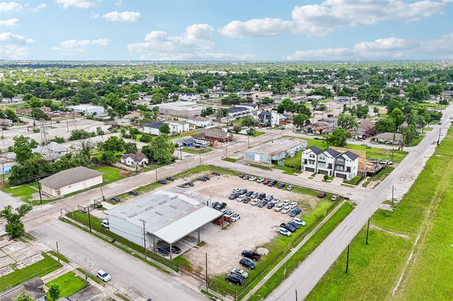 3201 Maury, Houston, TX 77009