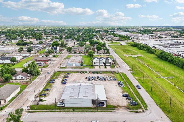 3201 Maury, Houston, TX 77009
