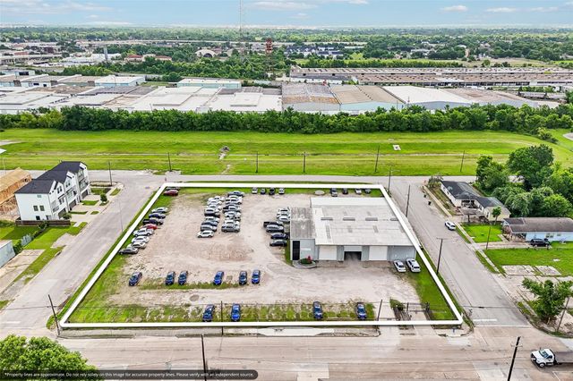 3201 Maury, Houston, TX 77009