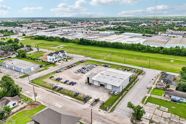 3201 Maury, Houston, TX 77009