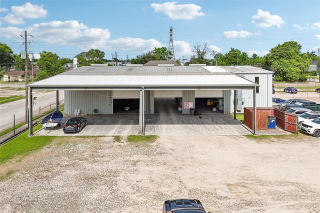 3201 Maury, Houston, TX 77009