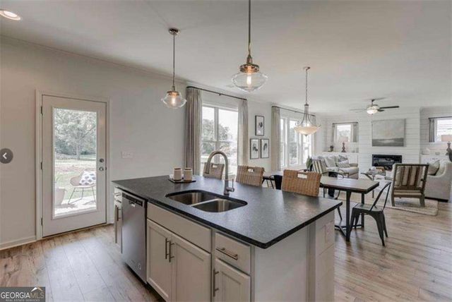 5453 Trillium Way, Flowery Branch, GA 30542