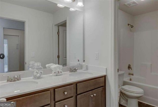 5453 Trillium Way, Flowery Branch, GA 30542