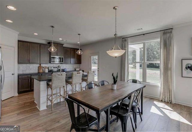 5453 Trillium Way, Flowery Branch, GA 30542