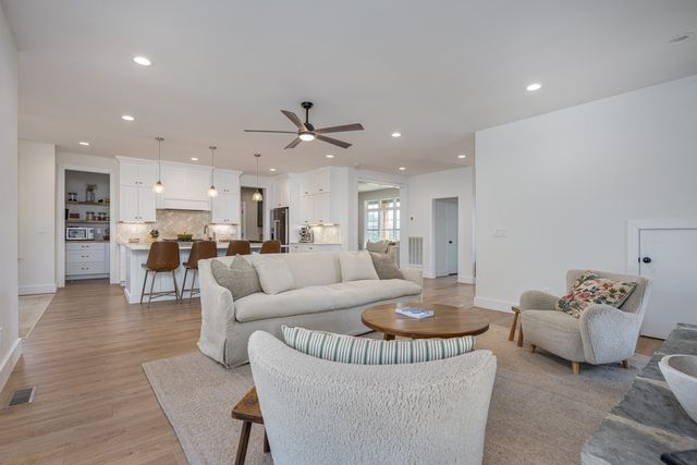 1813 Lasea Rd, Spring Hill, TN 37174