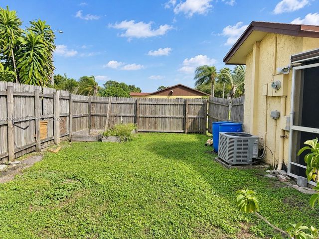 401 NW 43rd Street, Deerfield Beach, FL 33064