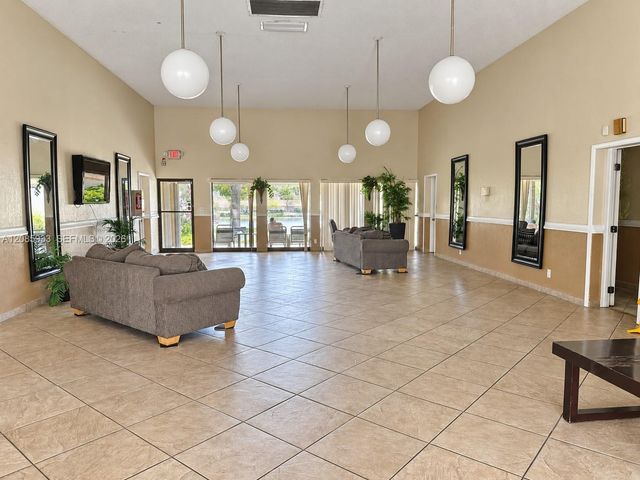 401 NW 43rd Street, Deerfield Beach, FL 33064