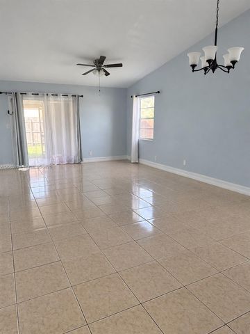 401 NW 43rd Street, Deerfield Beach, FL 33064