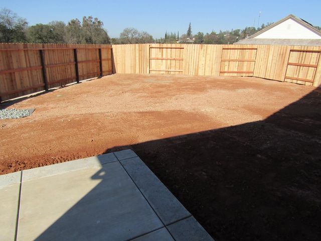 715 Thimbleberry Dr, Ione, CA 95640