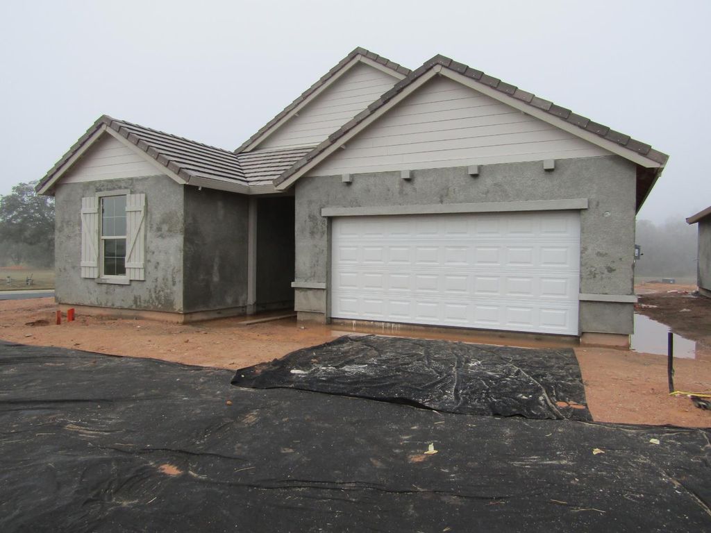 715 Thimbleberry Dr, Ione, CA 95640