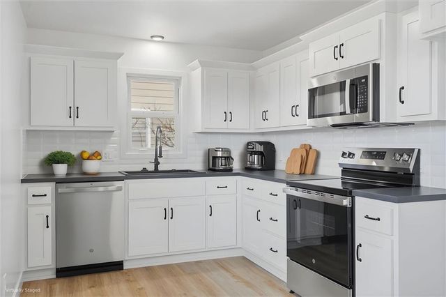 332 Woods Avenue, Excelsior Springs, MO 64024