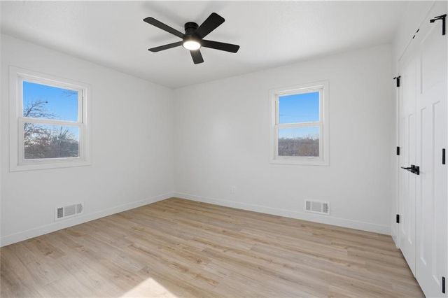 332 Woods Avenue, Excelsior Springs, MO 64024