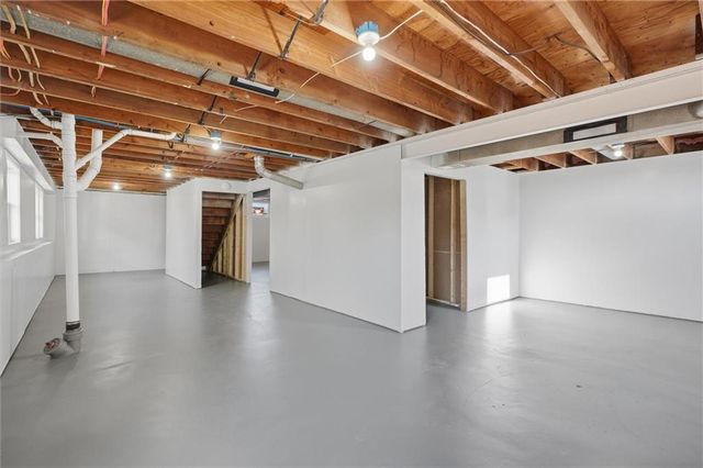 332 Woods Avenue, Excelsior Springs, MO 64024