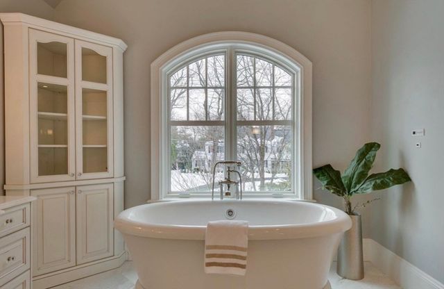 99 Old Colony Road, Wellesley, MA 02481