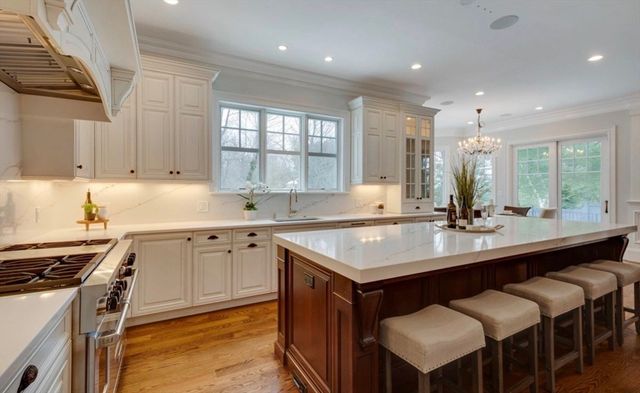 99 Old Colony Road, Wellesley, MA 02481