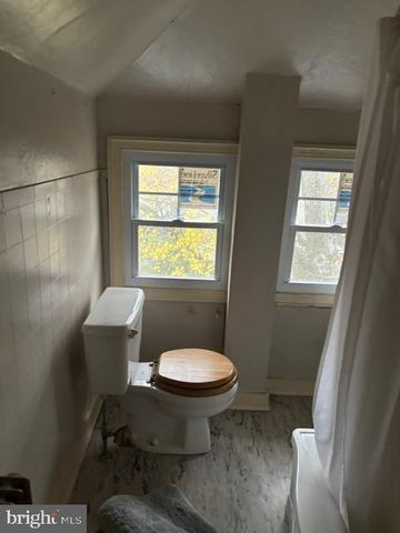 1817 VARNUM ST NW, Washington, DC 20011