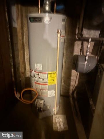 1817 VARNUM ST NW, Washington, DC 20011