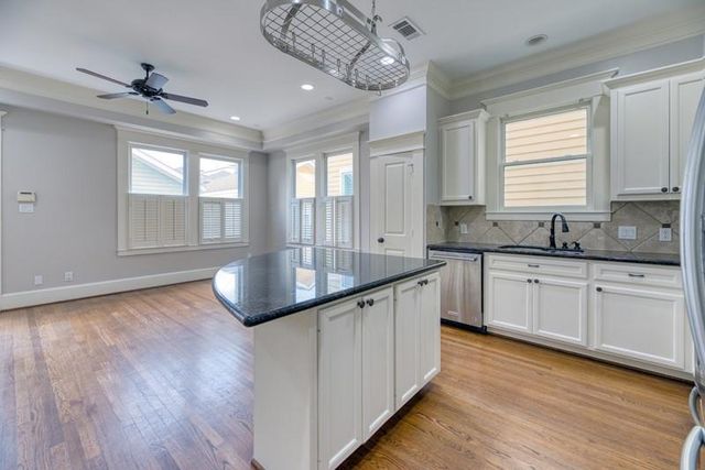 426 W 25th Street, Houston, TX 77008