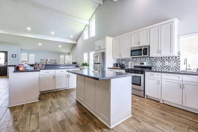 8619 Pottinger Drive, Houston, TX 77083