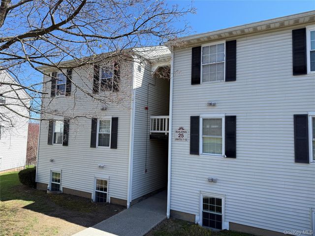25 Lexington Hill 8, Harriman, NY 10926