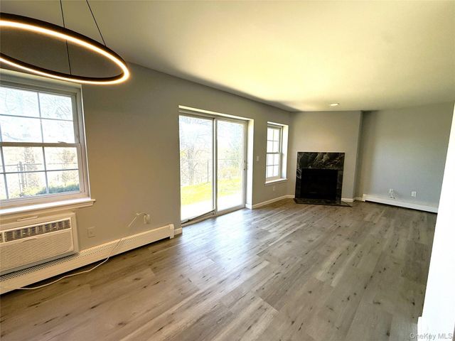 25 Lexington Hill 8, Harriman, NY 10926
