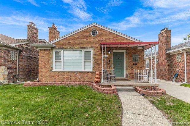 7275 Colonial Street, Dearborn Heights, MI 48127