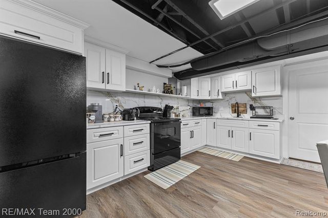 7275 Colonial Street, Dearborn Heights, MI 48127