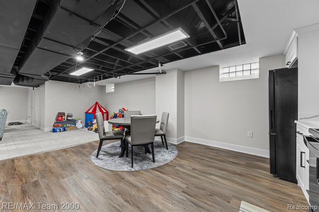 7275 Colonial Street, Dearborn Heights, MI 48127