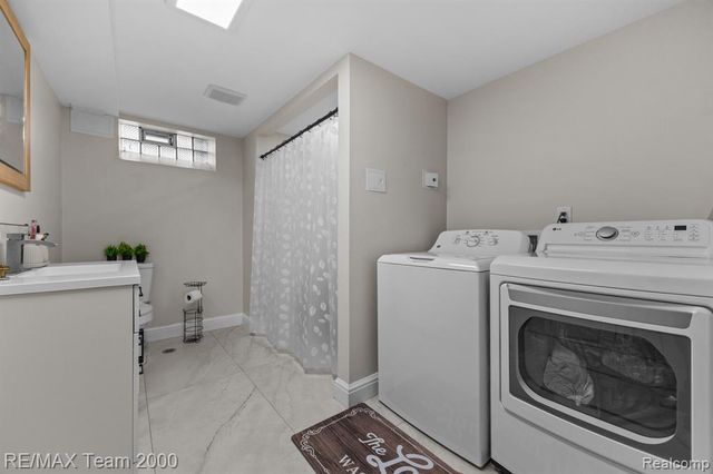 7275 Colonial Street, Dearborn Heights, MI 48127