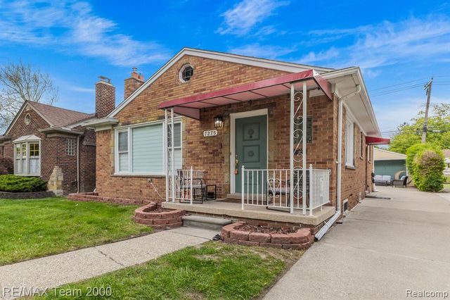 7275 Colonial Street, Dearborn Heights, MI 48127