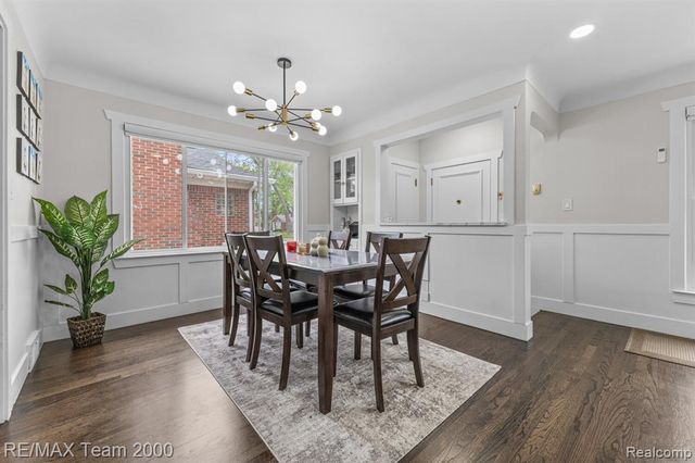 7275 Colonial Street, Dearborn Heights, MI 48127