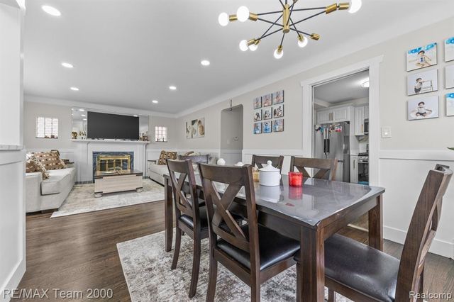 7275 Colonial Street, Dearborn Heights, MI 48127