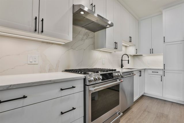 18 Artisan Dr Unit 307, Salem, NH 03079