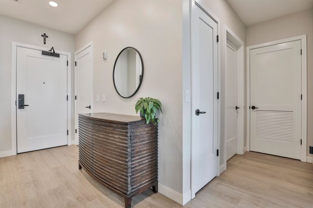 18 Artisan Dr Unit 307, Salem, NH 03079