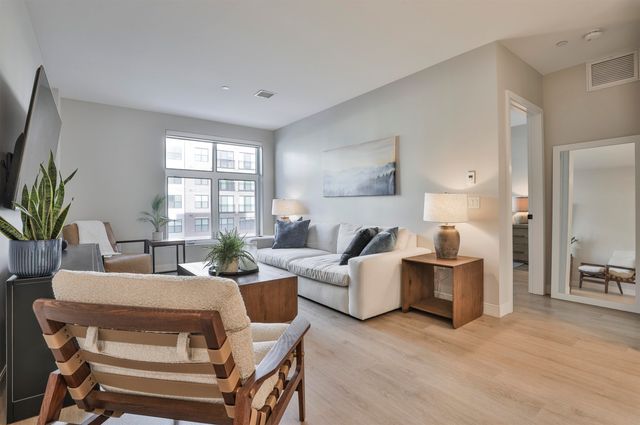 18 Artisan Dr Unit 307, Salem, NH 03079