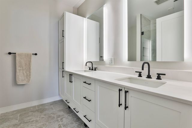 18 Artisan Dr Unit 307, Salem, NH 03079