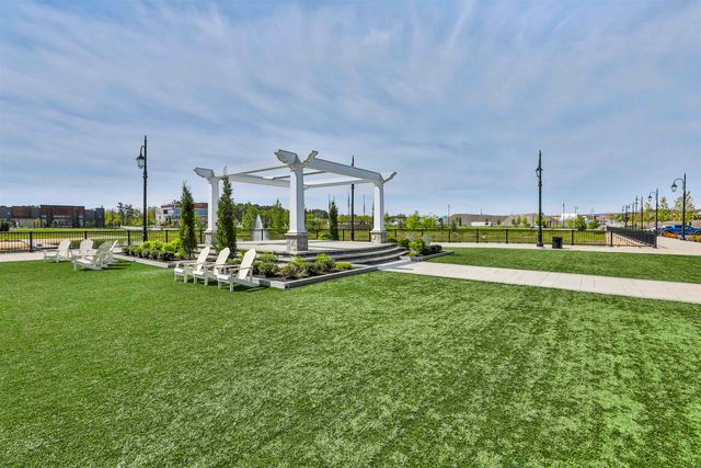 18 Artisan Dr Unit 307, Salem, NH 03079