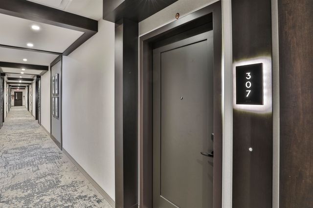 18 Artisan Dr Unit 307, Salem, NH 03079