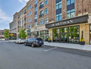 18 Artisan Dr Unit 307, Salem, NH 03079