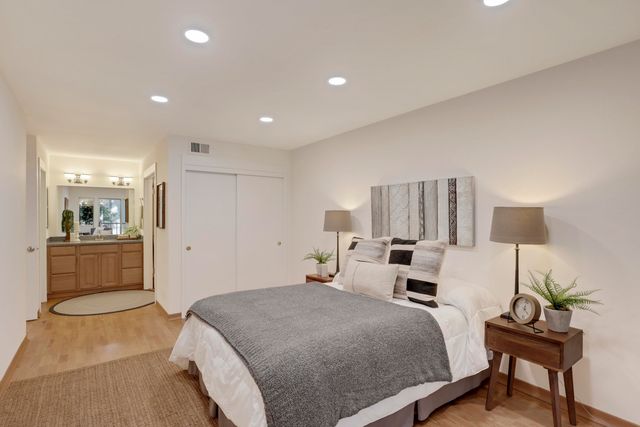 323 Monte Vista Ave 107, Oakland, CA 94611