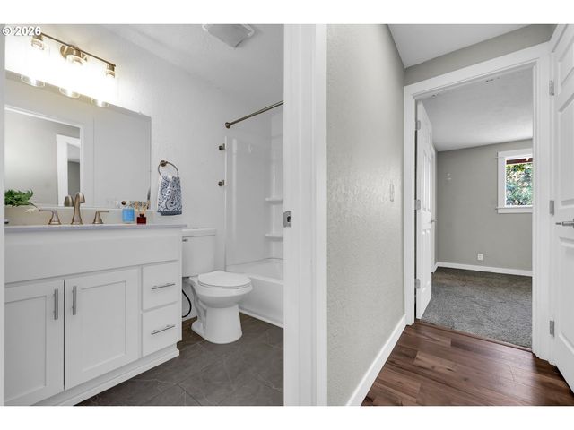 326 38TH Pl, Springfield, OR 97478