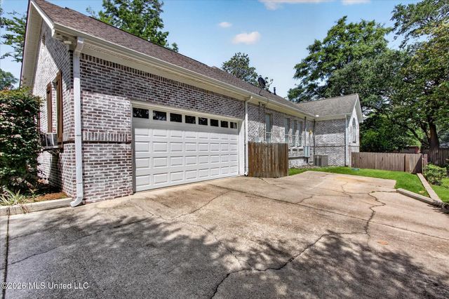 6610 Alakoko Court, Diamondhead, MS 39525