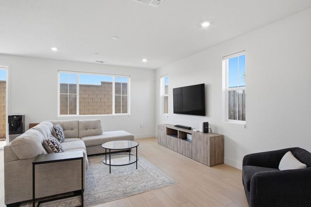 1888 Italia Way, Tracy, CA 95377