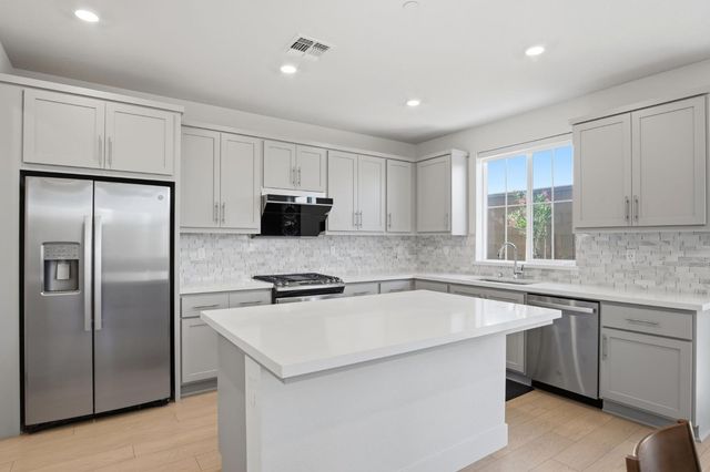 1888 Italia Way, Tracy, CA 95377